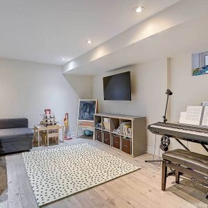 254 Mcroberts Avenue - Larry Wronzberg